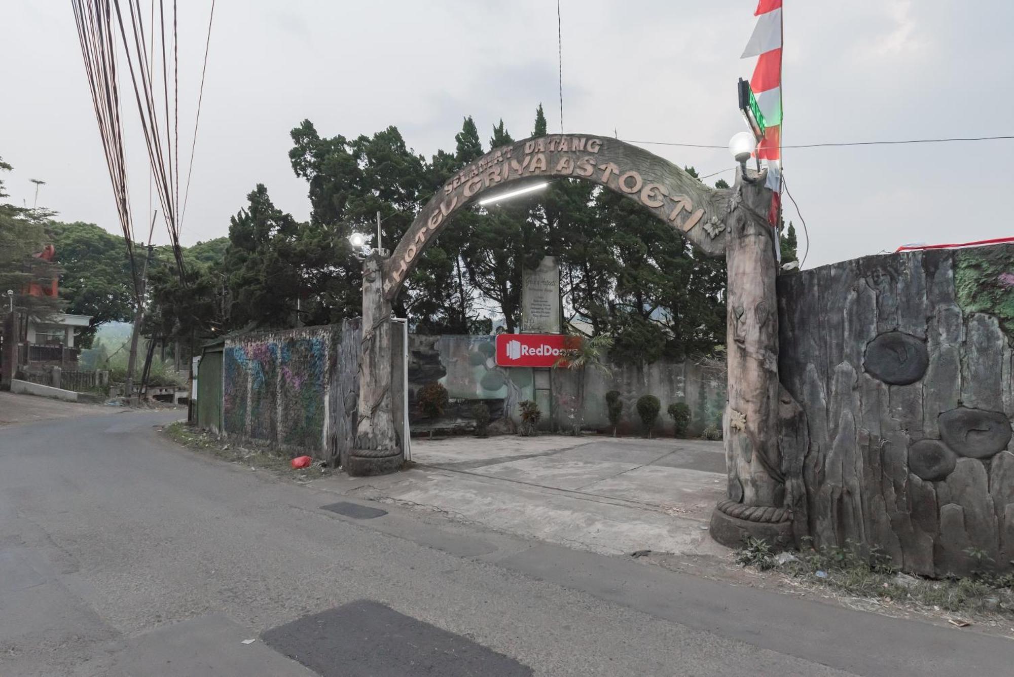Reddoorz Plus At Hotel Griya Astoeti Bogor Eksteriør bilde