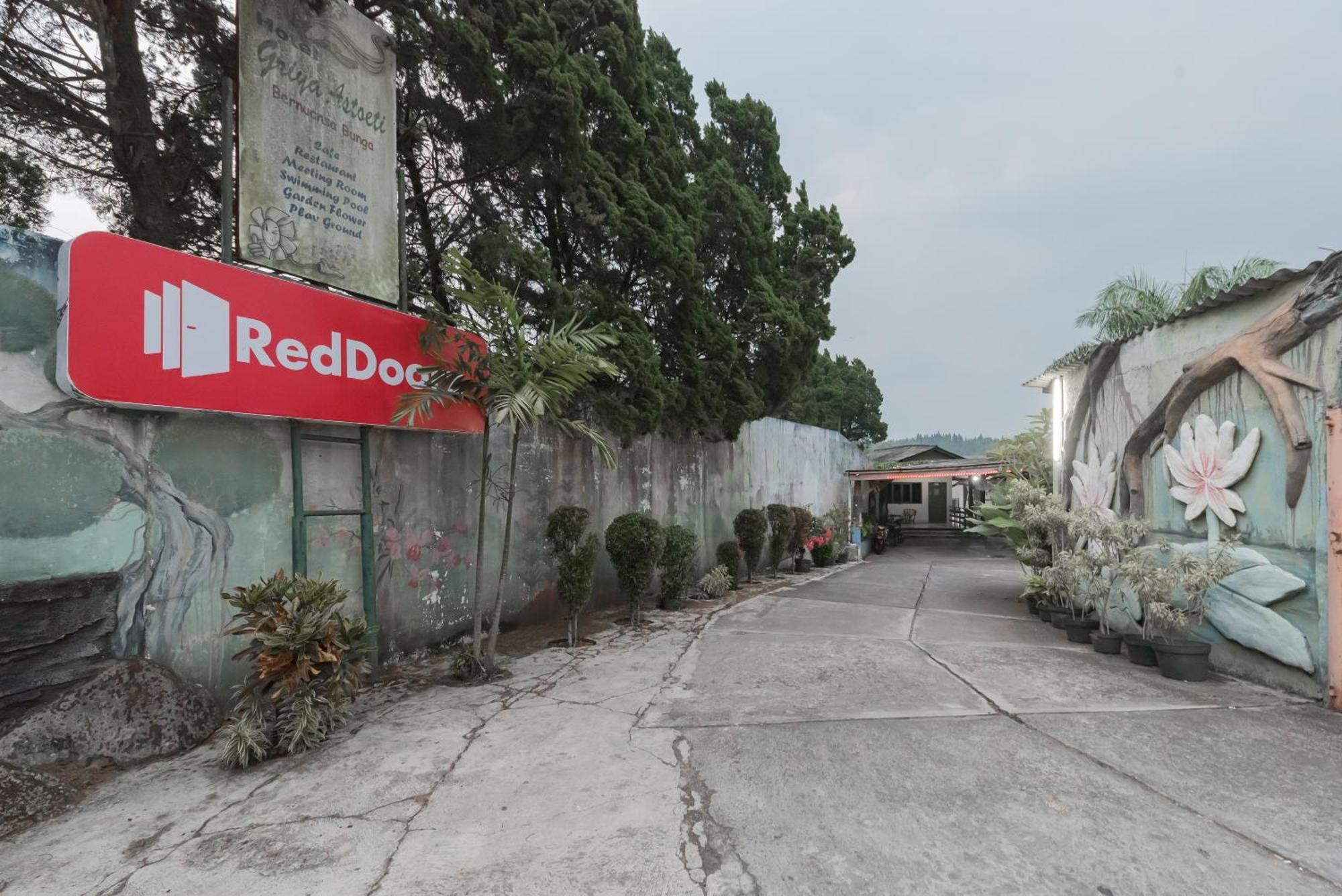 Reddoorz Plus At Hotel Griya Astoeti Bogor Eksteriør bilde