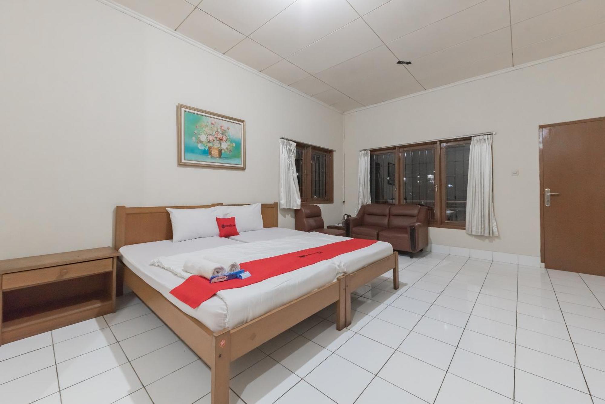 Reddoorz Plus At Hotel Griya Astoeti Bogor Eksteriør bilde