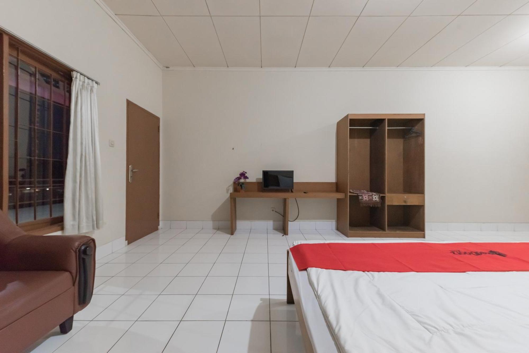 Reddoorz Plus At Hotel Griya Astoeti Bogor Eksteriør bilde