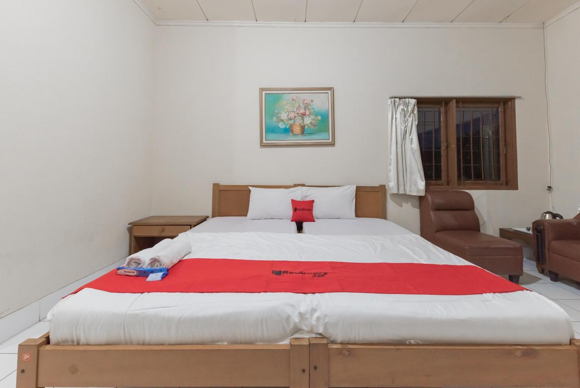 Reddoorz Plus At Hotel Griya Astoeti Bogor Eksteriør bilde