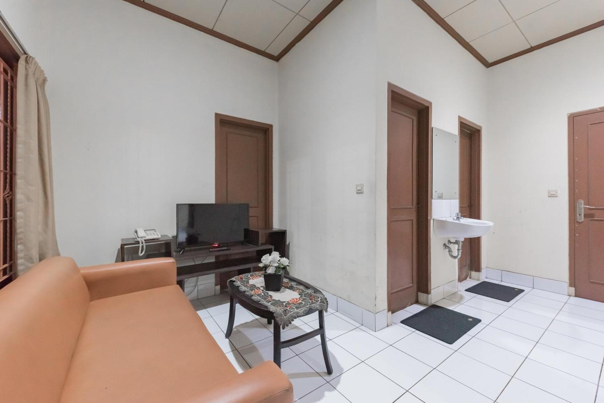 Reddoorz Plus At Hotel Griya Astoeti Bogor Eksteriør bilde