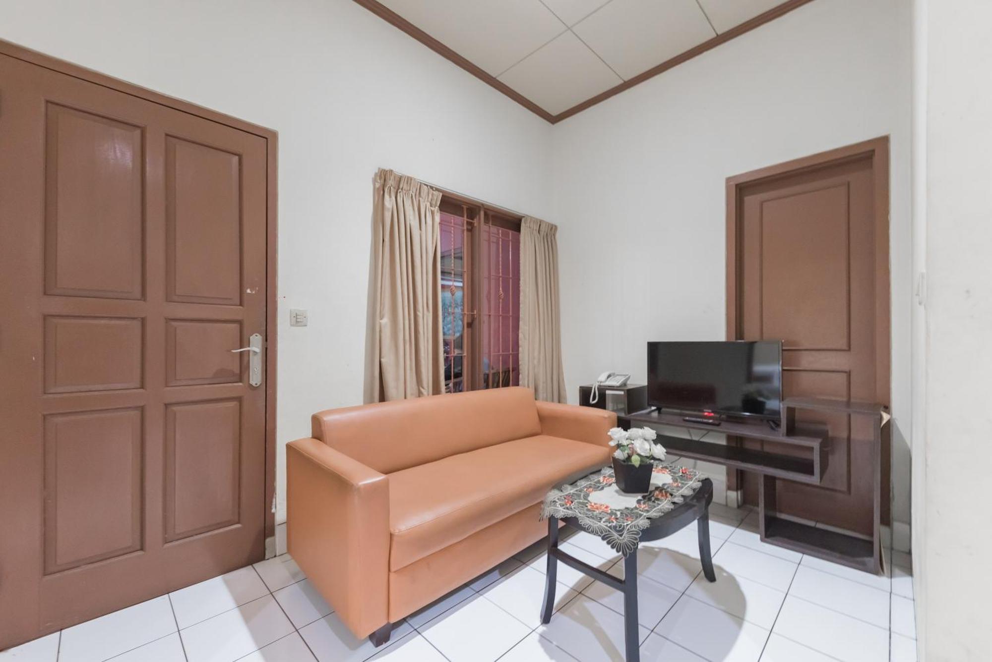 Reddoorz Plus At Hotel Griya Astoeti Bogor Eksteriør bilde